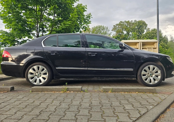 Skoda Superb cena 24900 przebieg: 288000, rok produkcji 2009 z Kraków małe 79